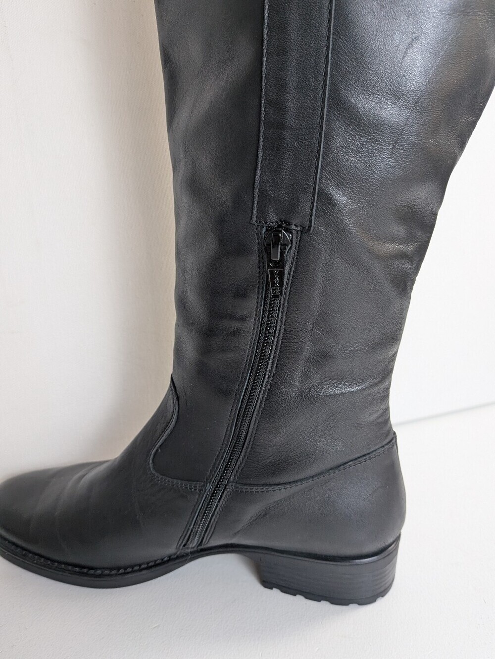 Coach and Four Black Leather Women's Boots Sz 8.5 Block Heel Knee Length Italy - Picture 7 of 16